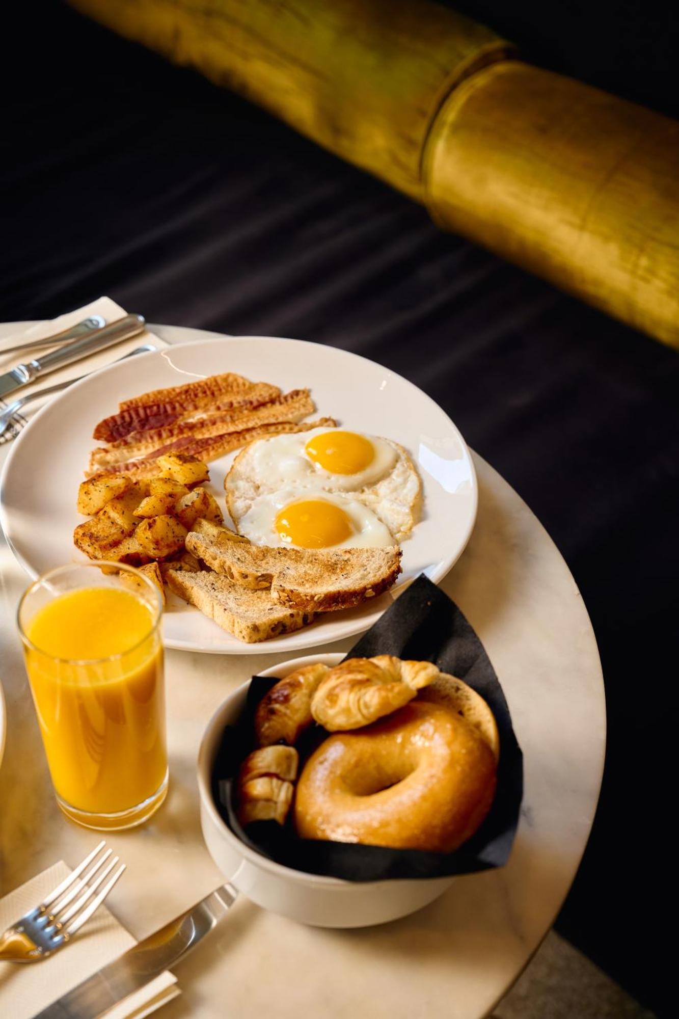 The Marmara Park Avenue Hotel New York Bagian luar foto
