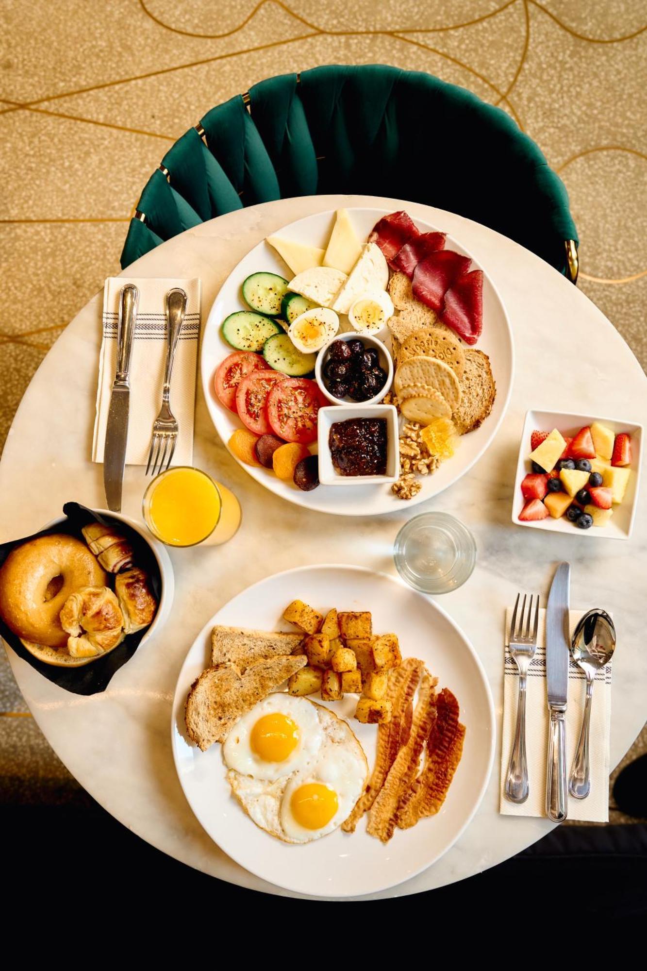 The Marmara Park Avenue Hotel New York Bagian luar foto